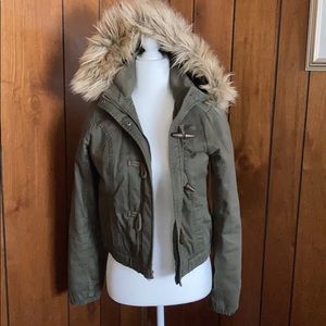 LIKE NEW‼️ Hollister Cropped Jacket!!